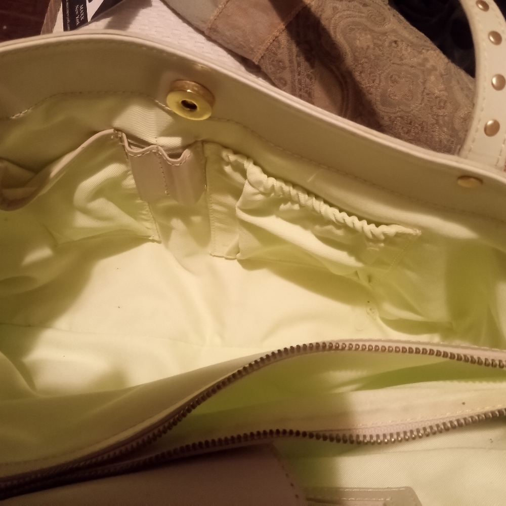 Purse - Picture 2 of 3